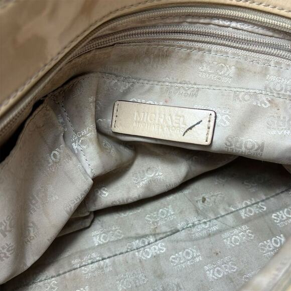 Michael Kors Jet Set Chain Tote Shoulder Bag Beige/Cream Monogram - Picture 9 of 10